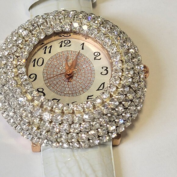 White Crystal Fashion Watch with White Band - NEW WITH TAGS - Picture 6 of 12
